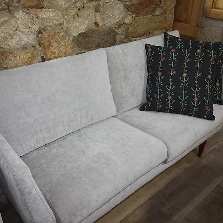 Casinha Pousafoles Vakantiehuis *